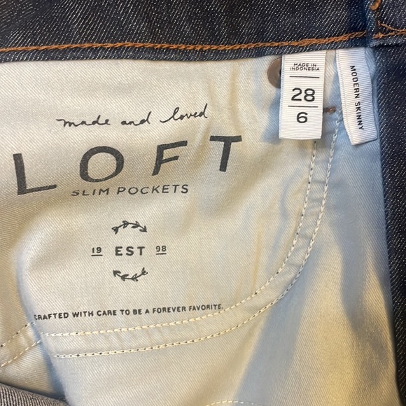 LOFT Dark Wash Modern Skinny Jeans Size 28/6 - Picture 6 of 7